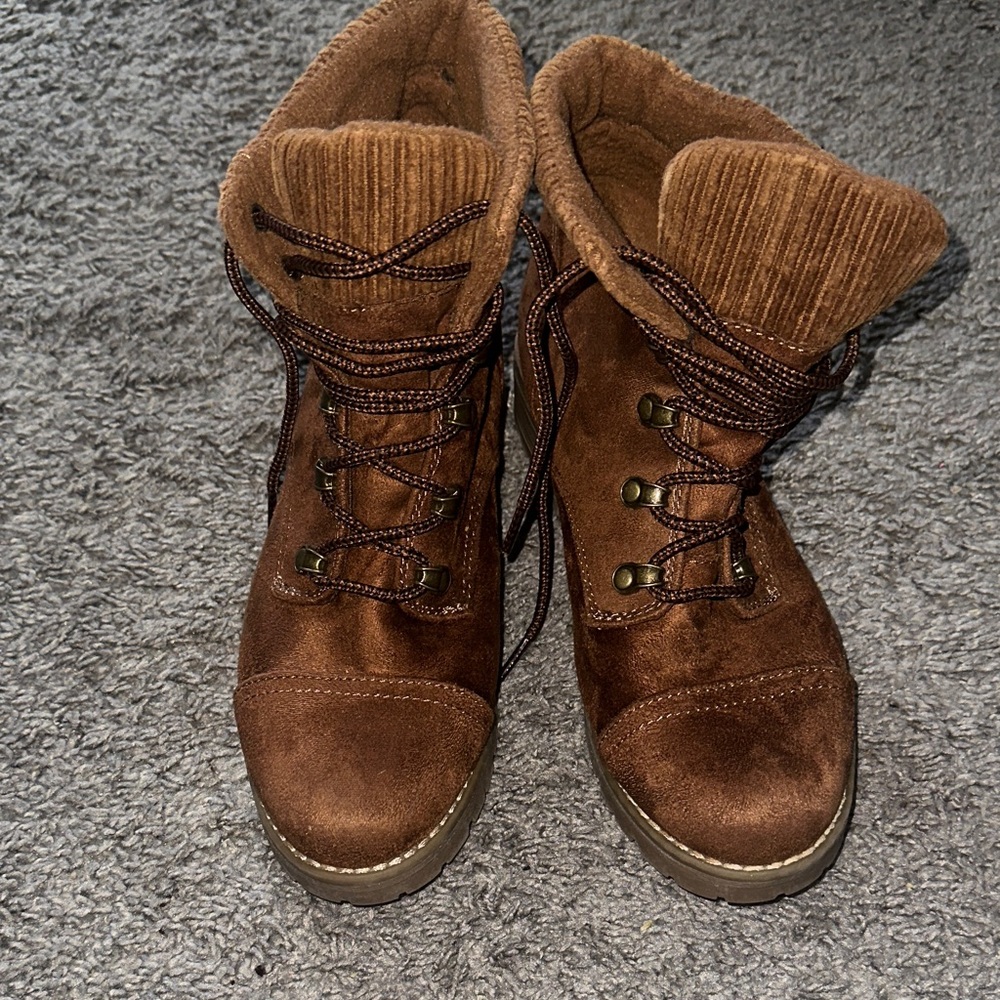 Universal Thread Brown Lace-Up Women's Boots